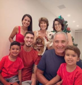 Rosmari Rizzi Bachi with her family.